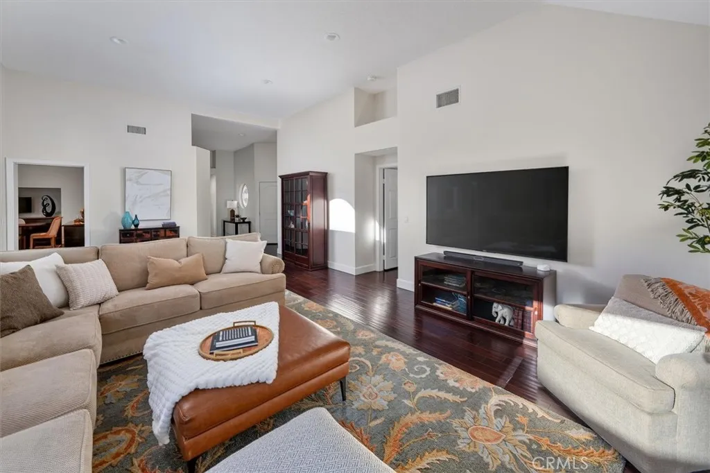 25912 Bellis, Valencia, California 91355 home-pic-43