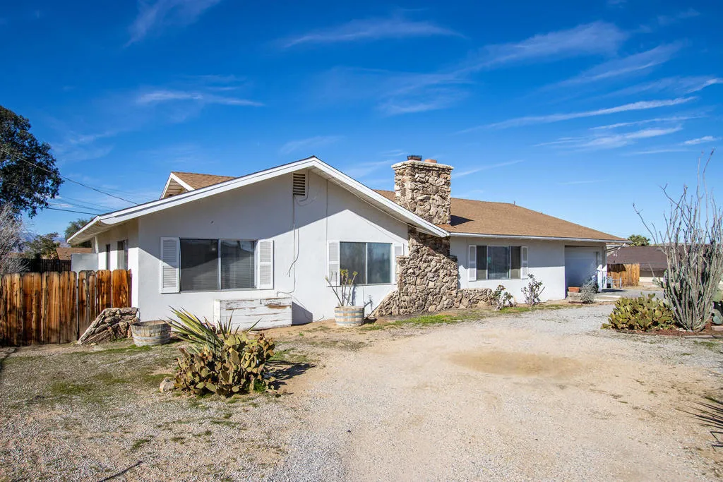 7348 Palomar Avenue, Yucca Valley, California 92284 home-pic-3