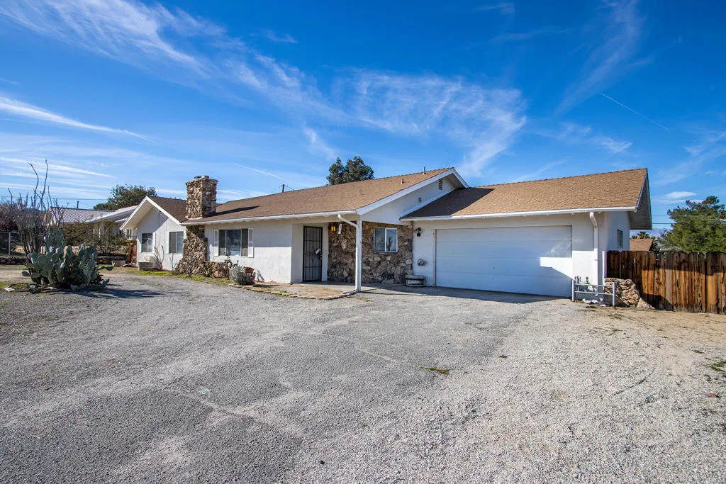 7348 Palomar Avenue, Yucca Valley, California 92284 home-pic-1