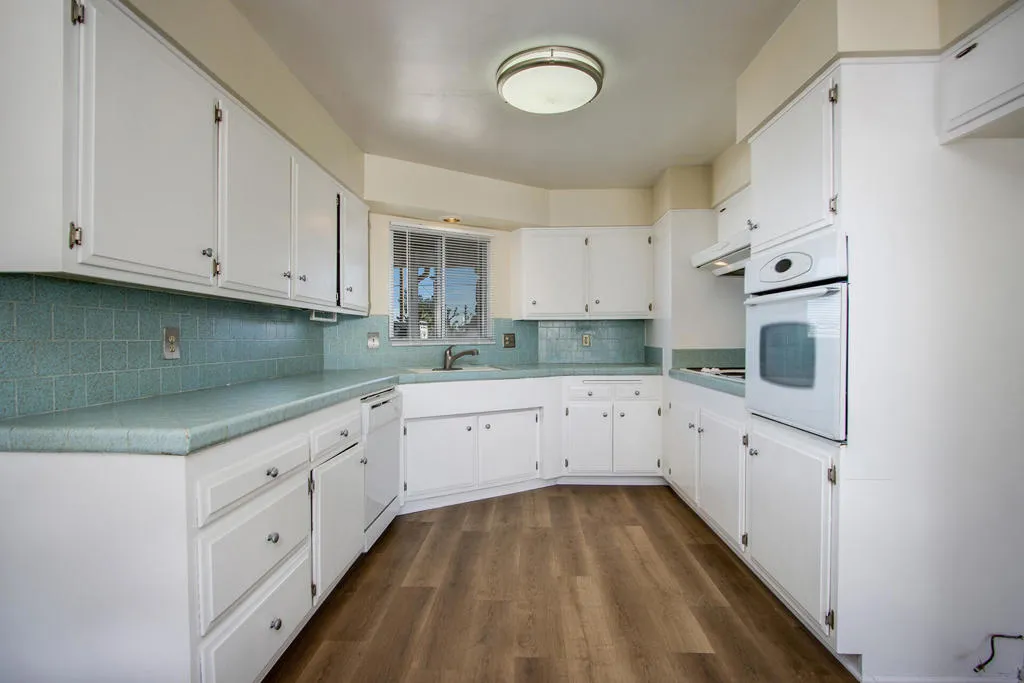7348 Palomar Avenue, Yucca Valley, California 92284 home-pic-11