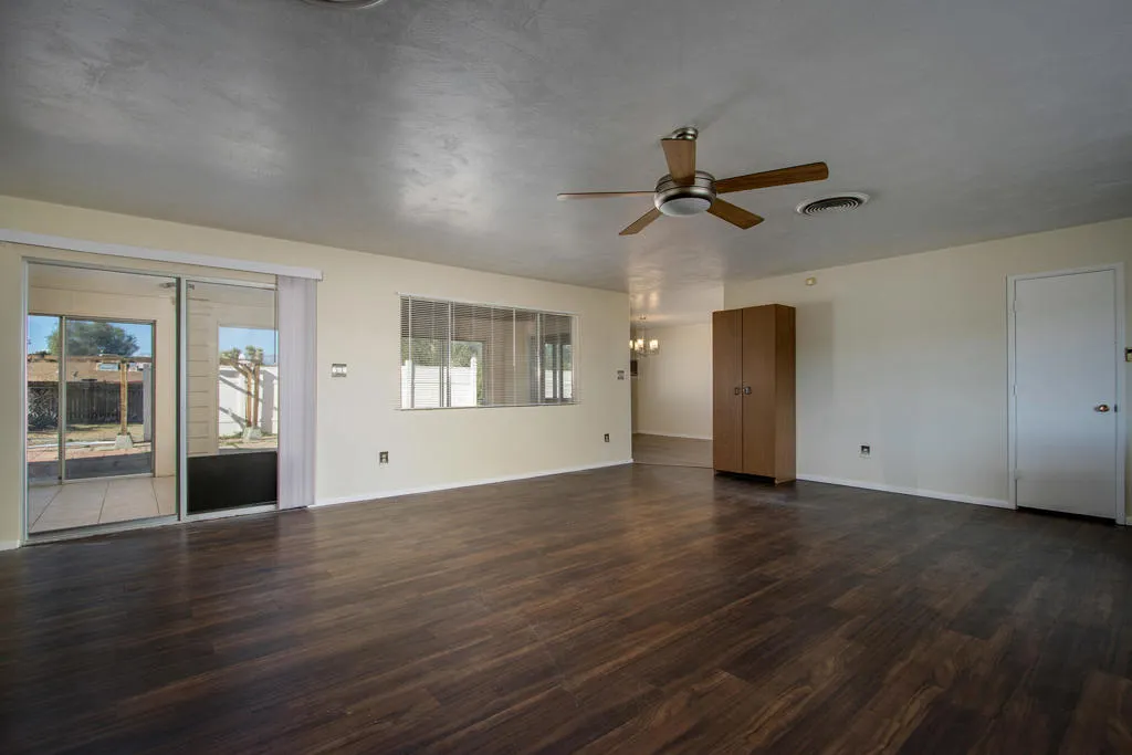 7348 Palomar Avenue, Yucca Valley, California 92284 home-pic-9