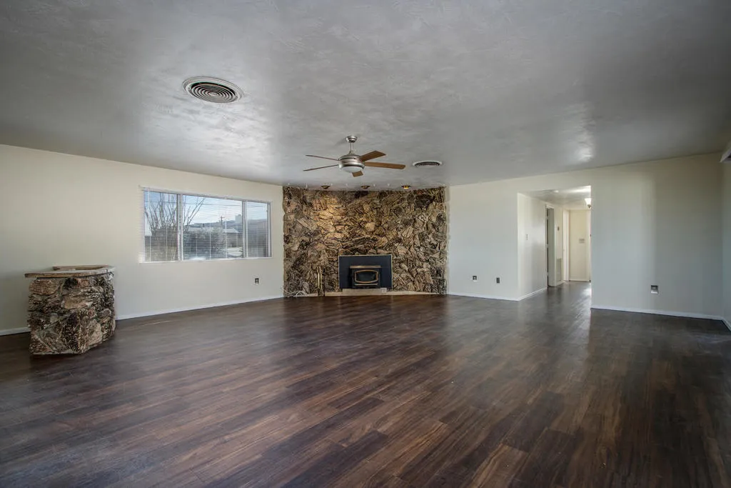 7348 Palomar Avenue, Yucca Valley, California 92284 home-pic-7