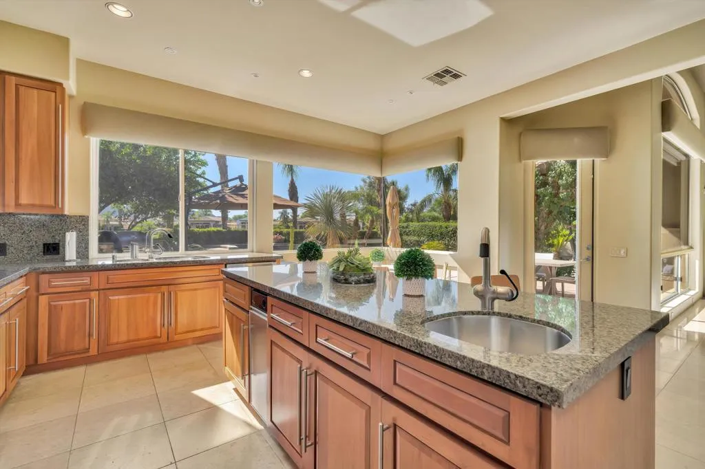 48457 Vista Palomino, La Quinta, California 92253 home-pic-24