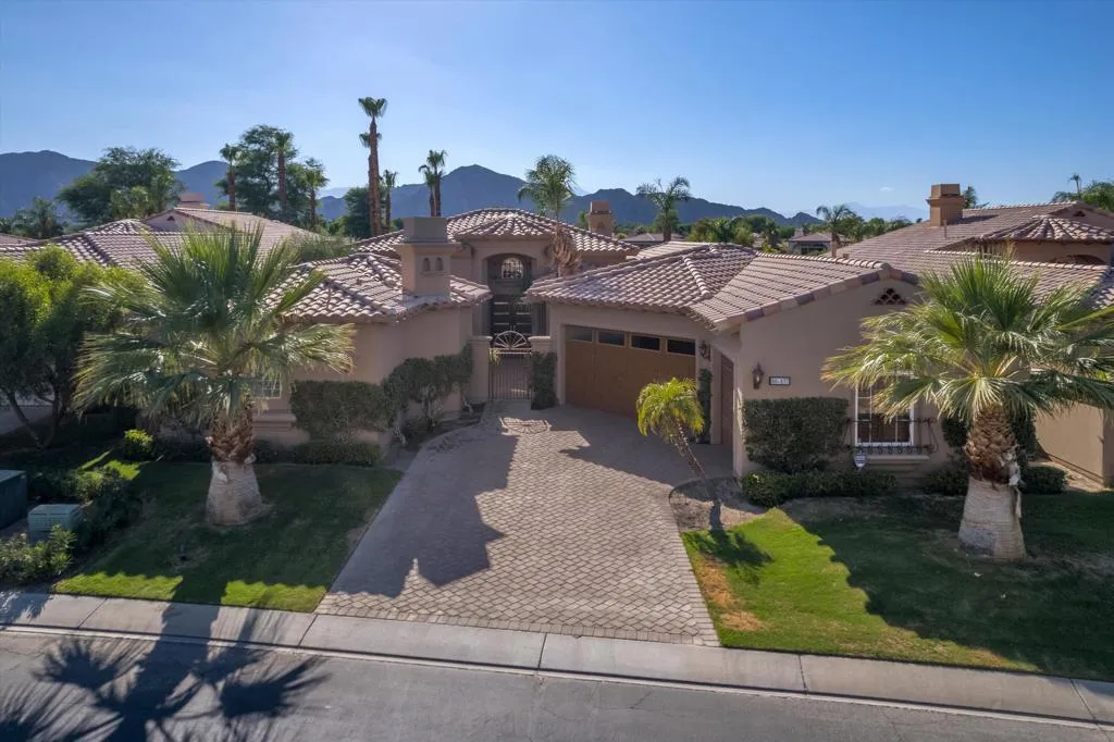48457 Vista Palomino, La Quinta, California 92253 home-pic-3
