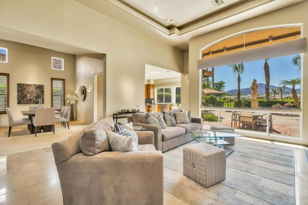 48457 Vista Palomino, La Quinta, California 92253 home-pic-12