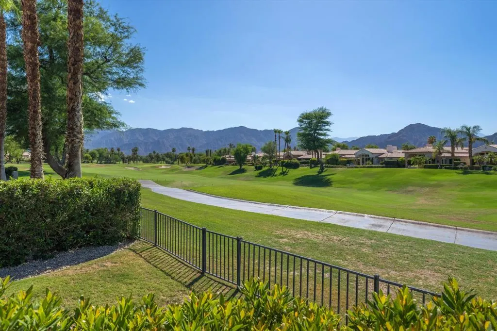 48457 Vista Palomino, La Quinta, California 92253 home-pic-38