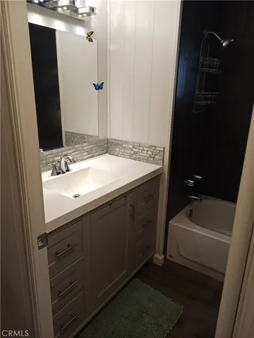 Primary Full Bathroom