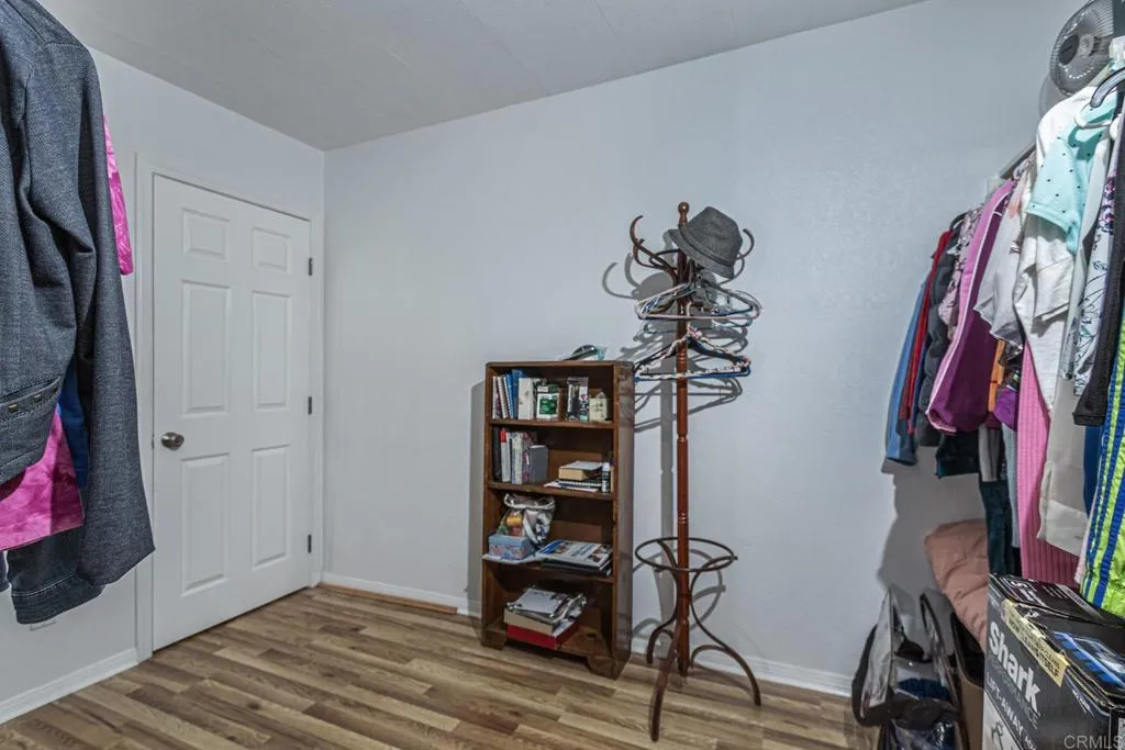Walk-in Closet