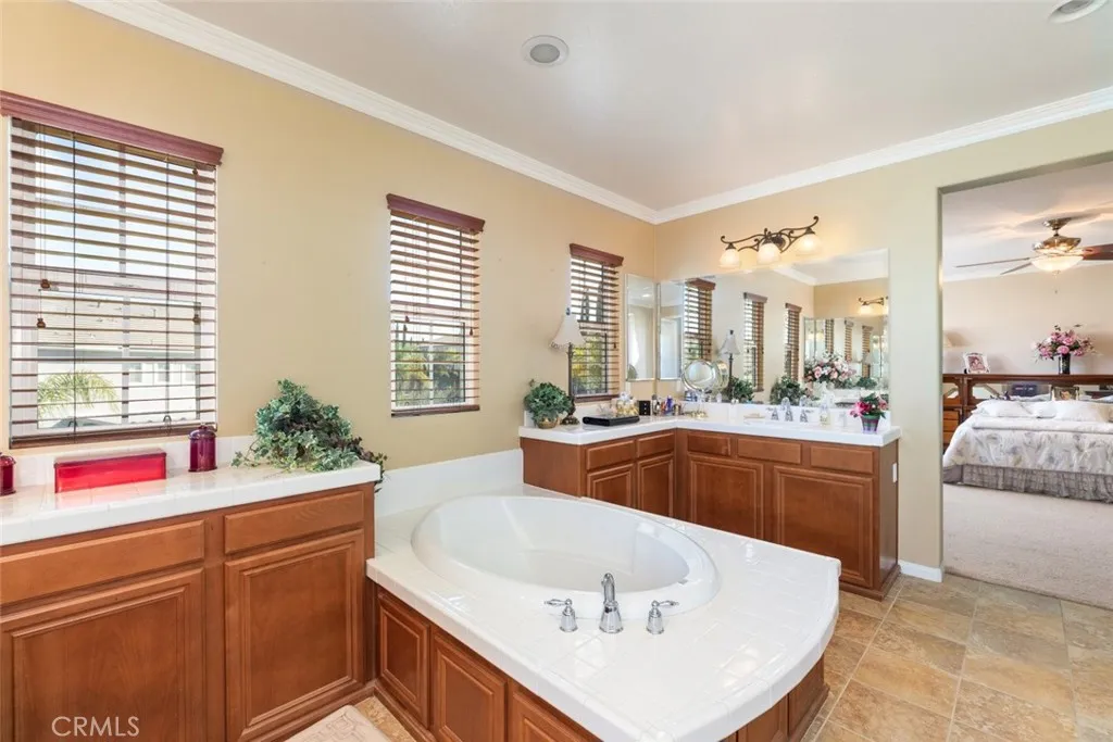 30085 Trois Valley, Murrieta, California 92563 home-pic-38