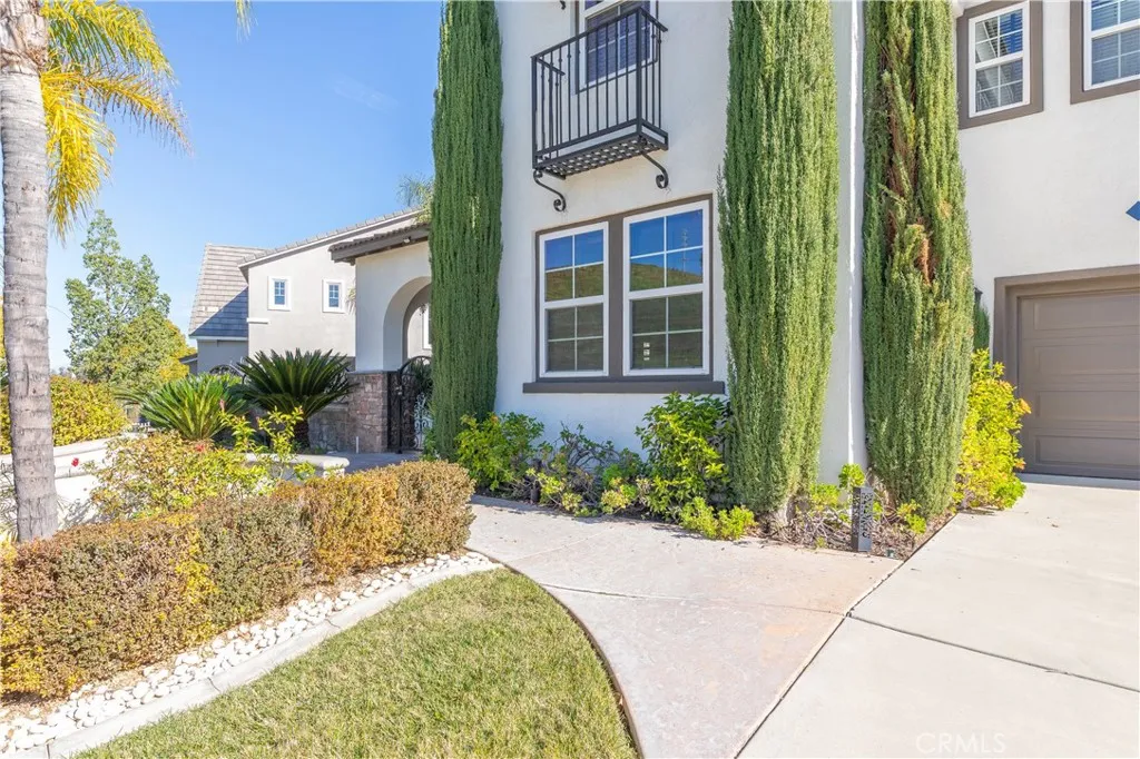 30085 Trois Valley, Murrieta, California 92563 home-pic-8