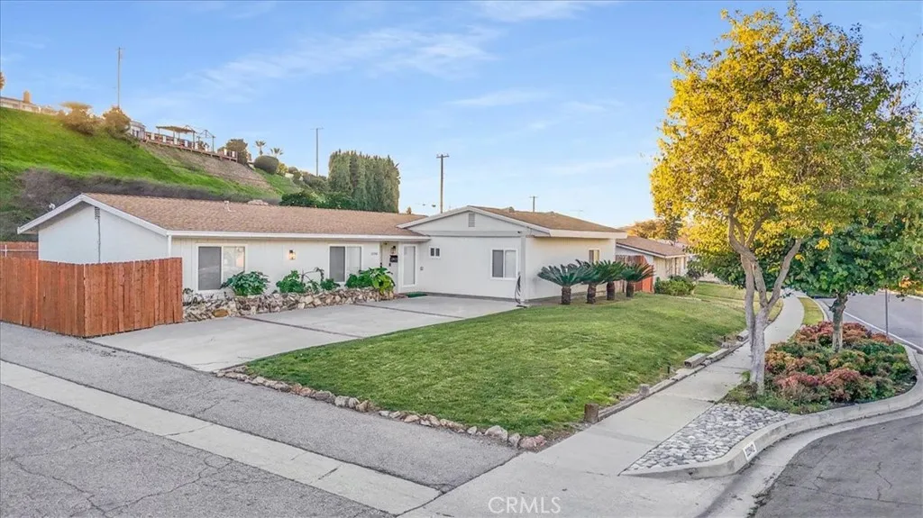 22942 Sunset Crossing Rd, Diamond Bar, California 91765 home-pic-1