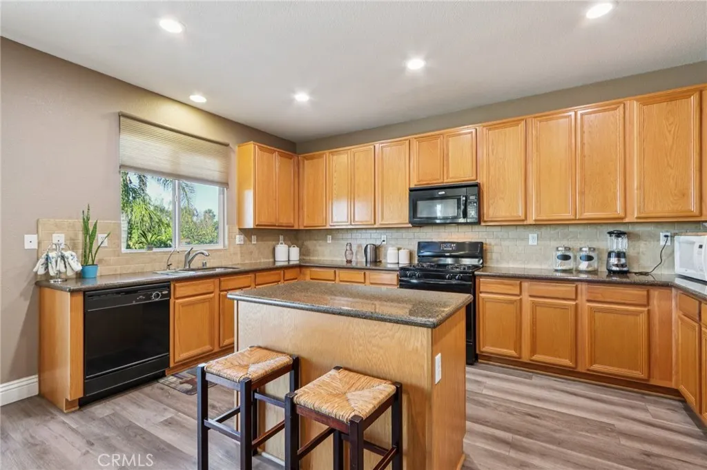 1134 Hazelwood Avenue, Mentone, California 92359 home-pic-8