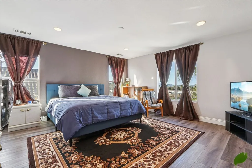 1134 Hazelwood Avenue, Mentone, California 92359 home-pic-16