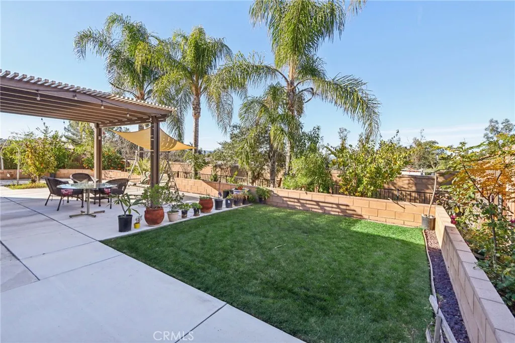 1134 Hazelwood Avenue, Mentone, California 92359 home-pic-24