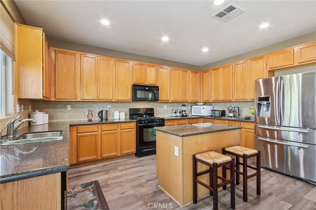 1134 Hazelwood Avenue, Mentone, California 92359 home-pic-7