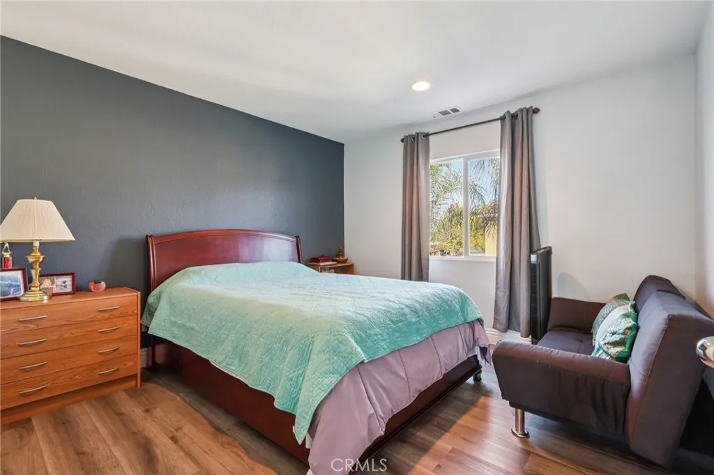 1134 Hazelwood Avenue, Mentone, California 92359 home-pic-20
