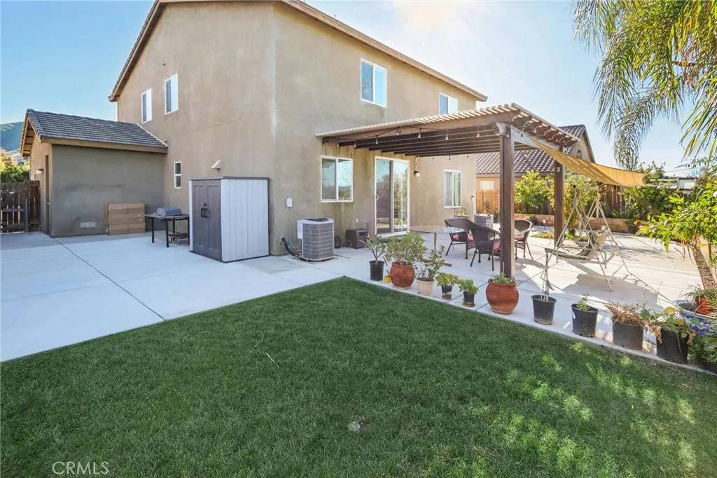 1134 Hazelwood Avenue, Mentone, California 92359 home-pic-25