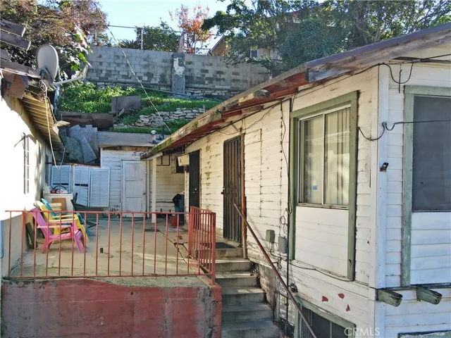 808 Record, Los Angeles, California 90063