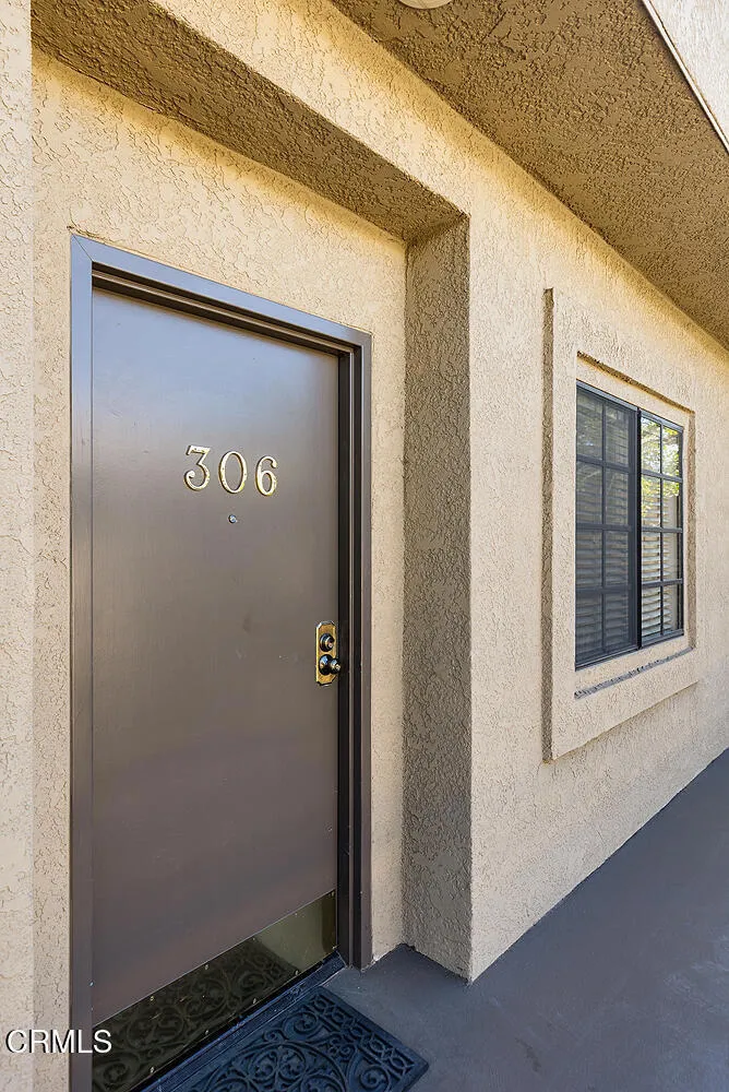 221 S Oak Knoll Avenue 306, Pasadena, California 91101 home-pic-2