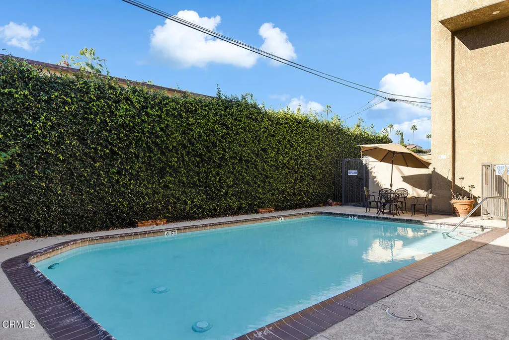221 S Oak Knoll Avenue 306, Pasadena, California 91101 home-pic-22