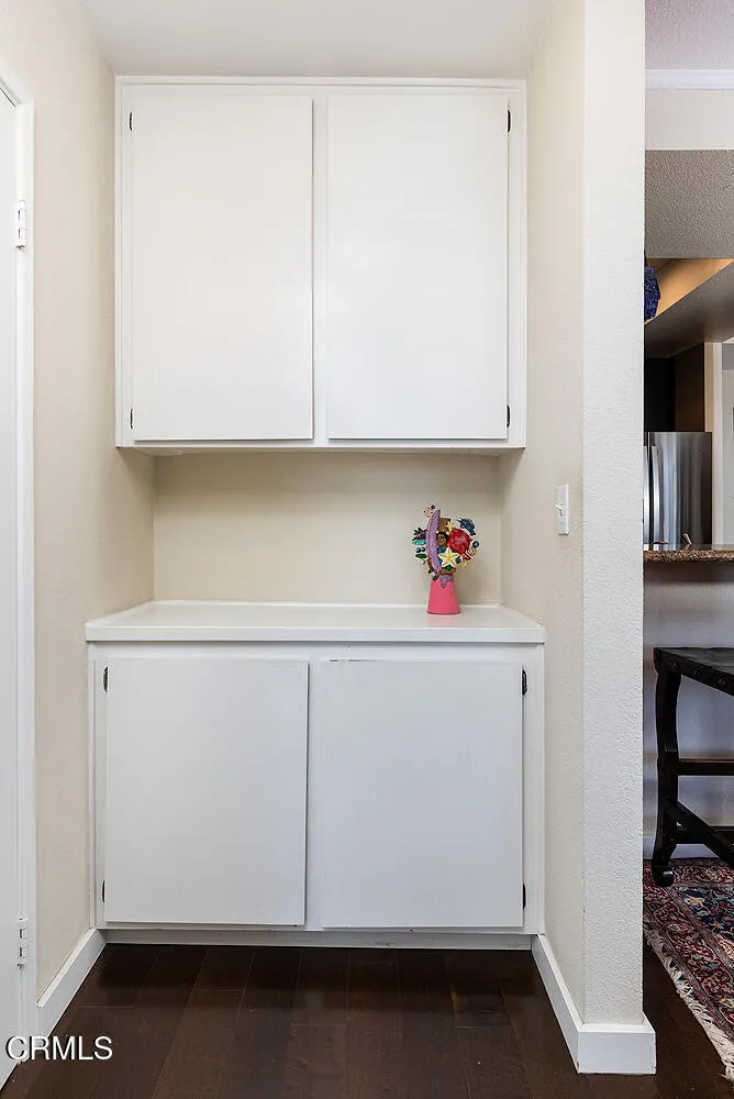 221 S Oak Knoll Avenue 306, Pasadena, California 91101 home-pic-20