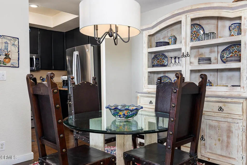 221 S Oak Knoll Avenue 306, Pasadena, California 91101 home-pic-4