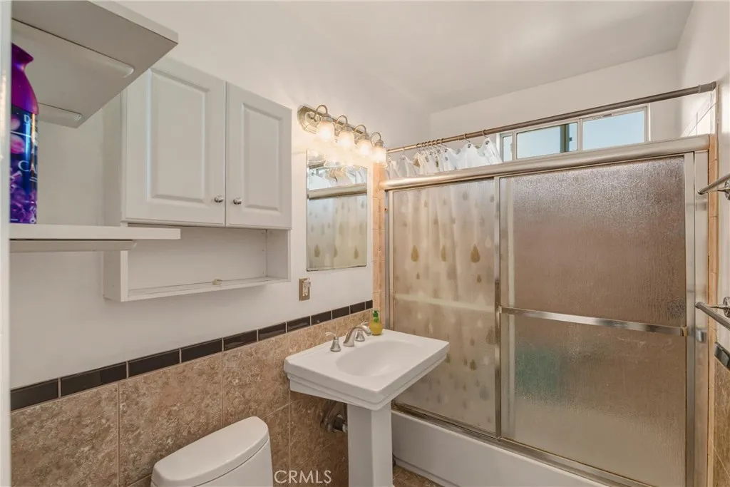 1123 Electric Avenue, Gardena, California 90248 home-pic-11