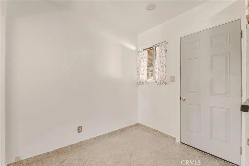 1123 Electric Avenue, Gardena, California 90248 home-pic-10