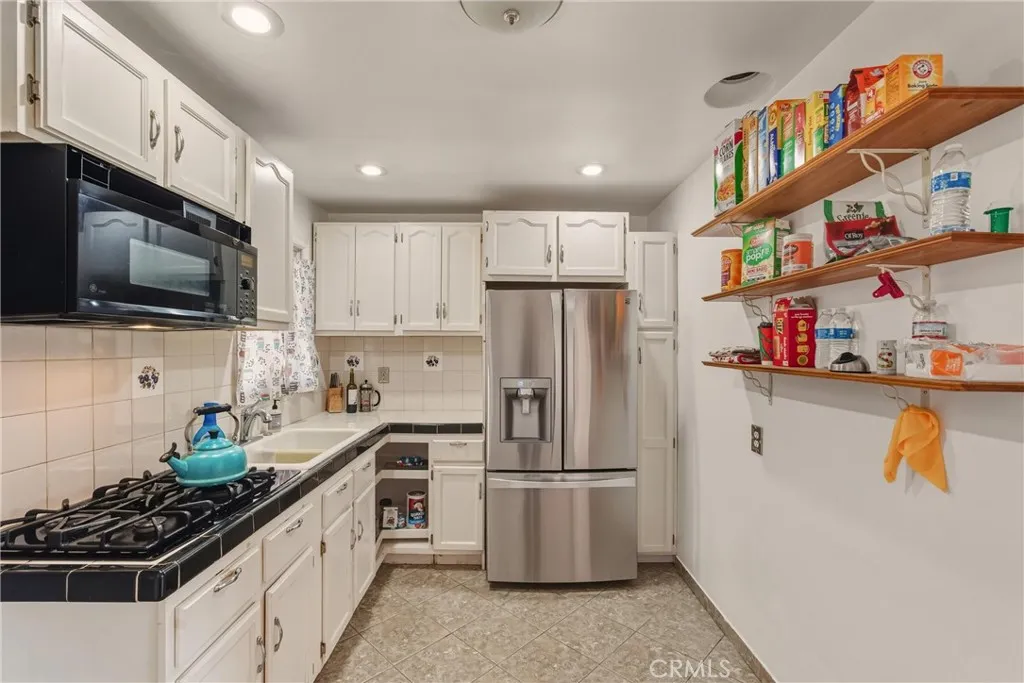 1123 Electric Avenue, Gardena, California 90248 home-pic-8