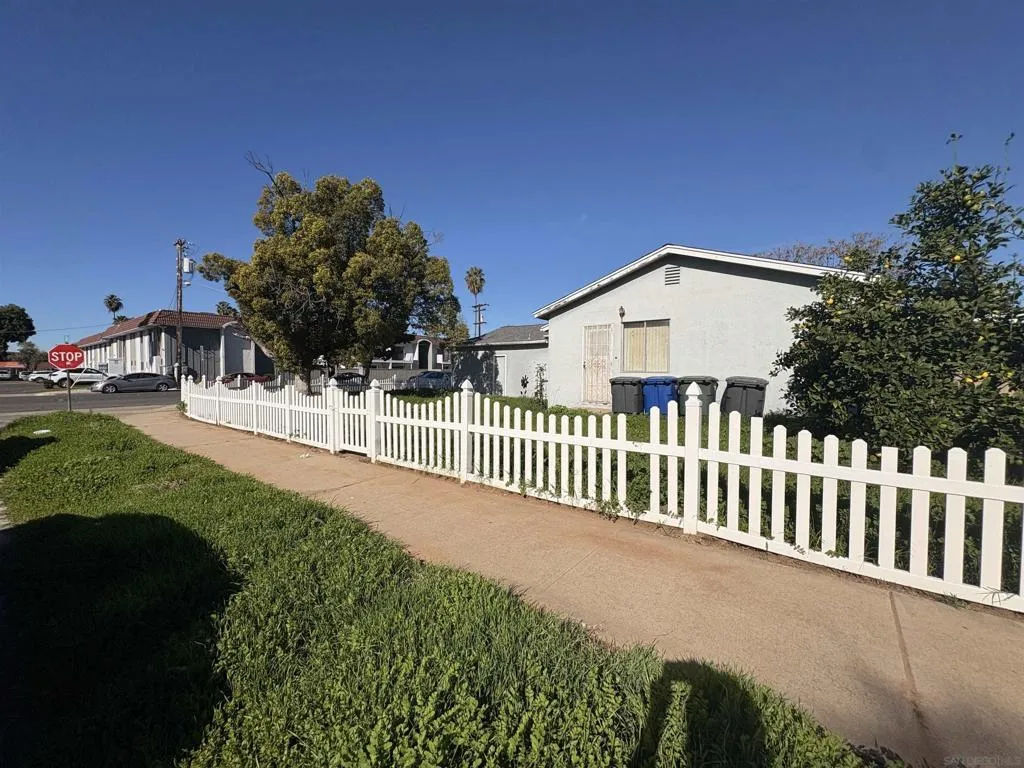 357 S 1st St, El Cajon, California 92019 home-pic-2