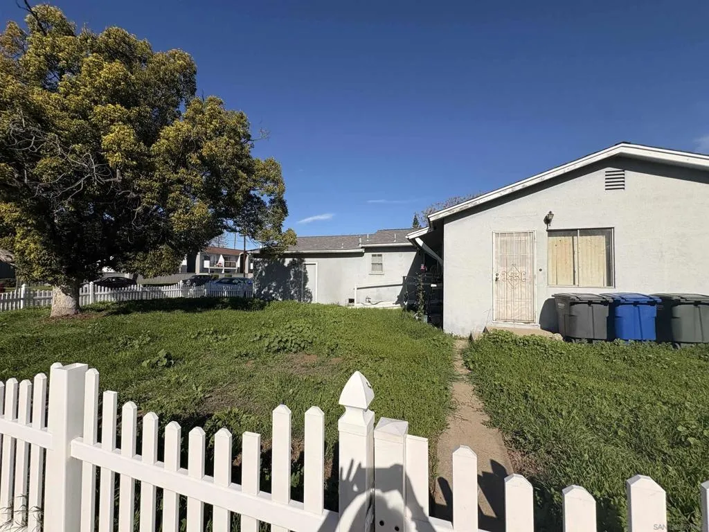 357 S 1st St, El Cajon, California 92019 home-pic-4