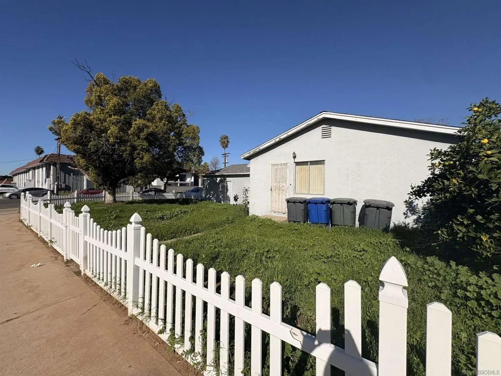 357 S 1st St, El Cajon, California 92019 home-pic-3