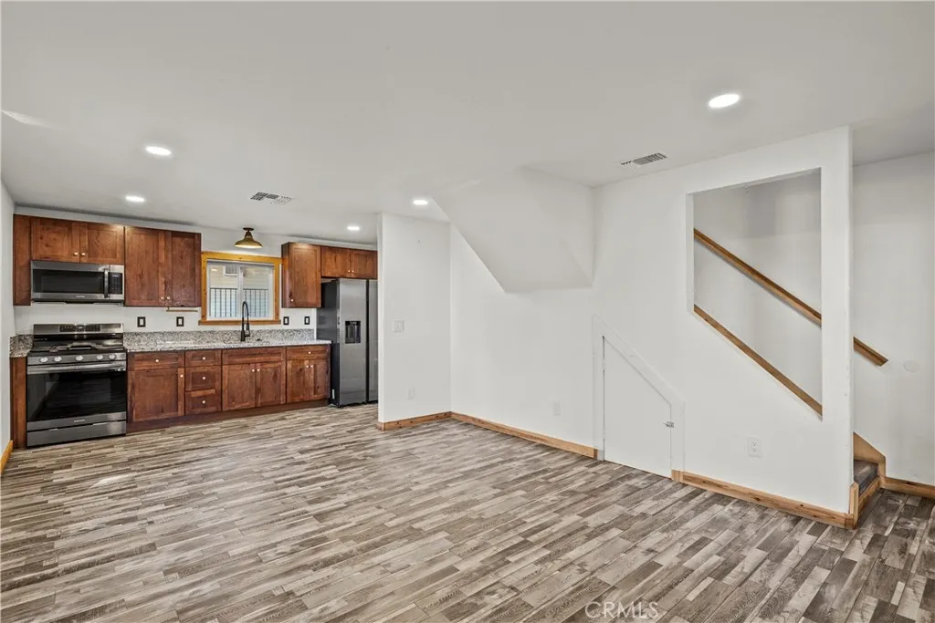714 Paine, Big Bear Lake, California 92315 home-pic-24