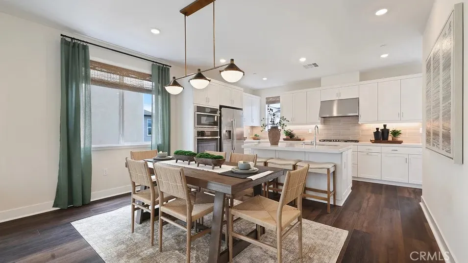 27461 N Limber Pine Place, Valencia, California 91381 home-pic-1