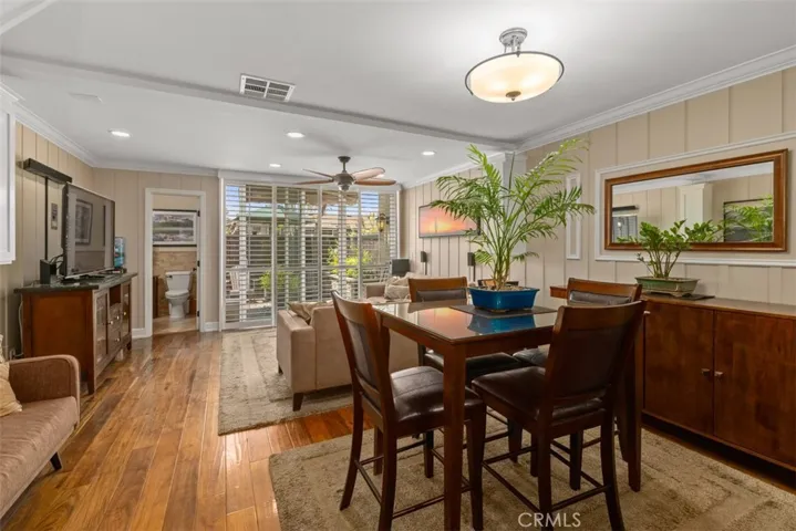 Hardwood floors in dining and living room. 
Photos from pre-tenant occupancy (2023)