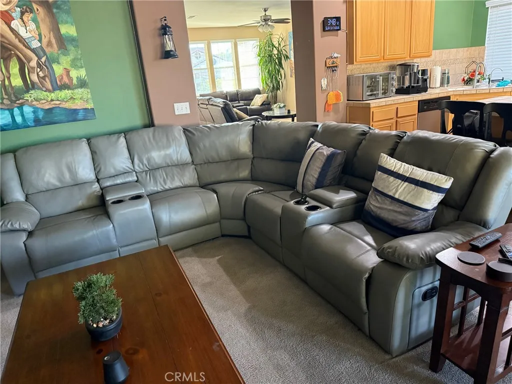 251 Spinnaker Street, San Jacinto, California 92583 home-pic-10