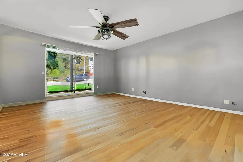 1756 Sunnydale Avenue, Simi Valley, California 93065 home-pic-26