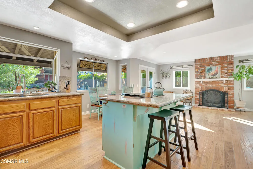 1756 Sunnydale Avenue, Simi Valley, California 93065 home-pic-21