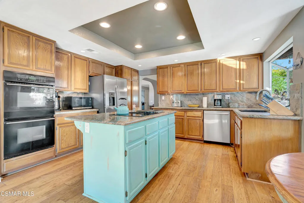 1756 Sunnydale Avenue, Simi Valley, California 93065 home-pic-16