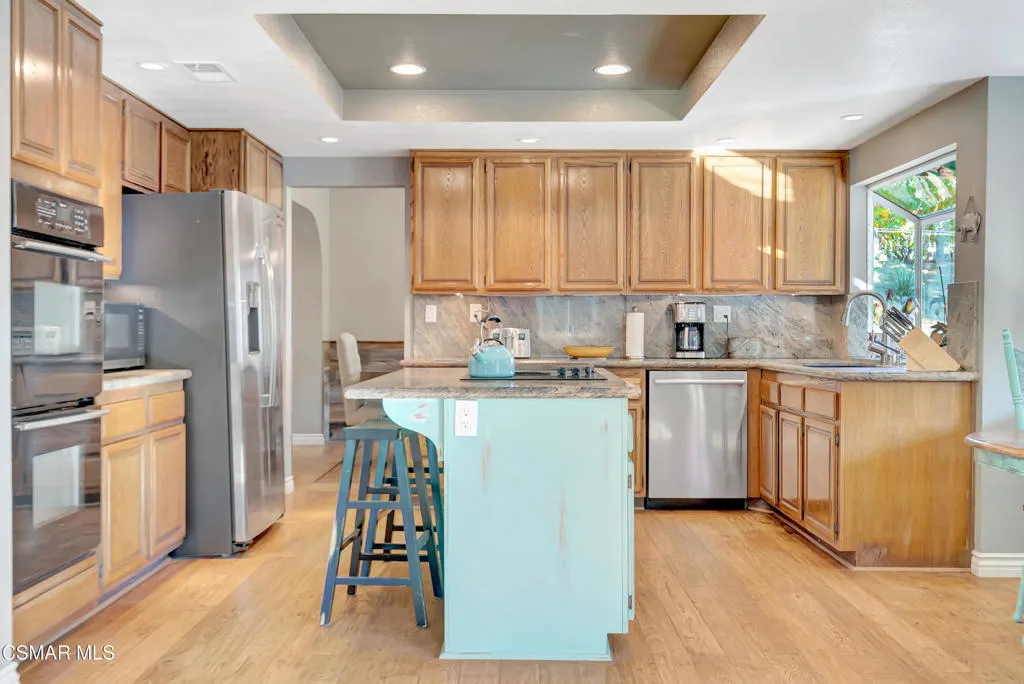 1756 Sunnydale Avenue, Simi Valley, California 93065 home-pic-18