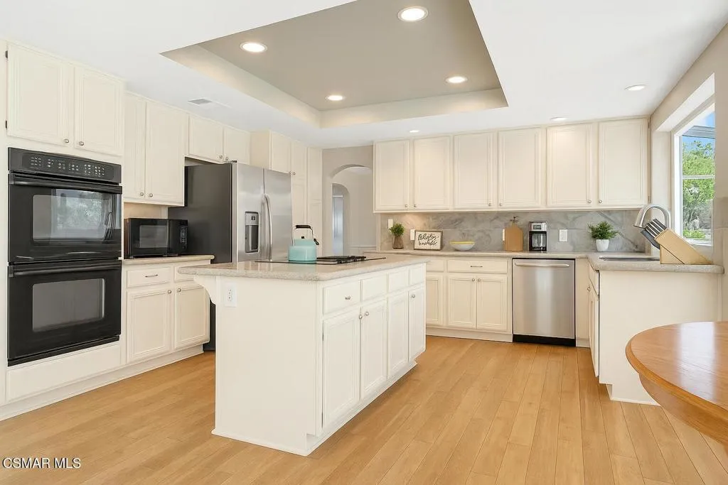 1756 Sunnydale Avenue, Simi Valley, California 93065 home-pic-15