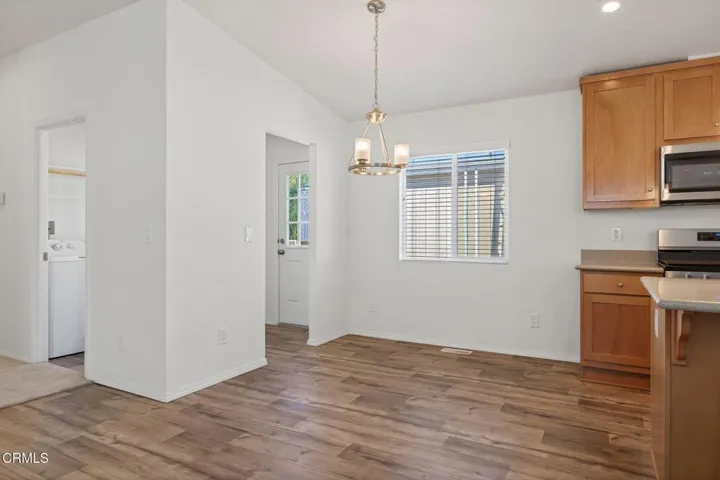 19-web-or-mls-UpmarketMedia_1075Loma75-1