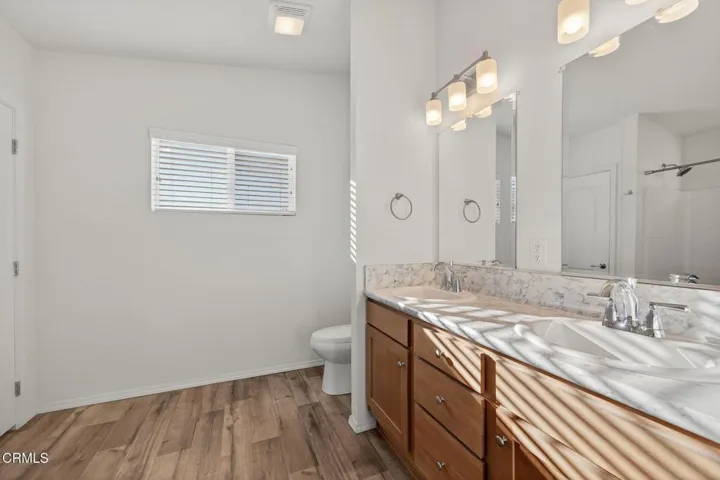 28-web-or-mls-UpmarketMedia_1075Loma75-2