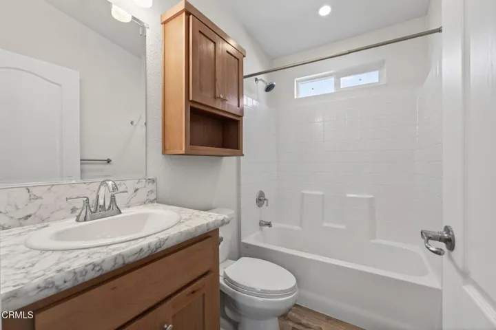 21-web-or-mls-UpmarketMedia_1075Loma75-2