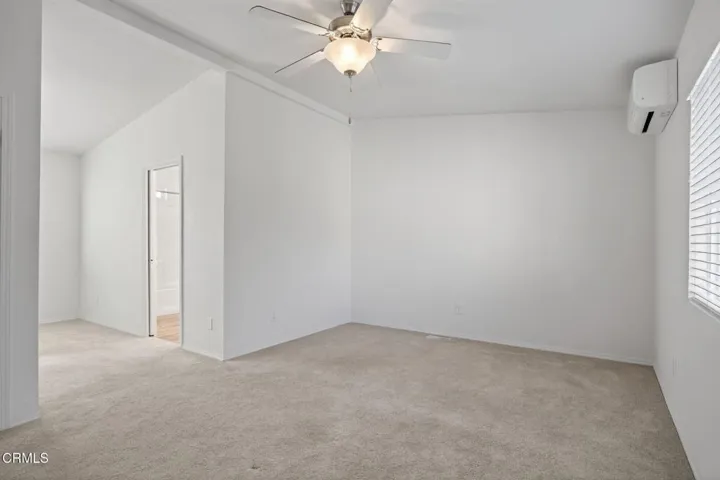 24-web-or-mls-UpmarketMedia_1075Loma75-2
