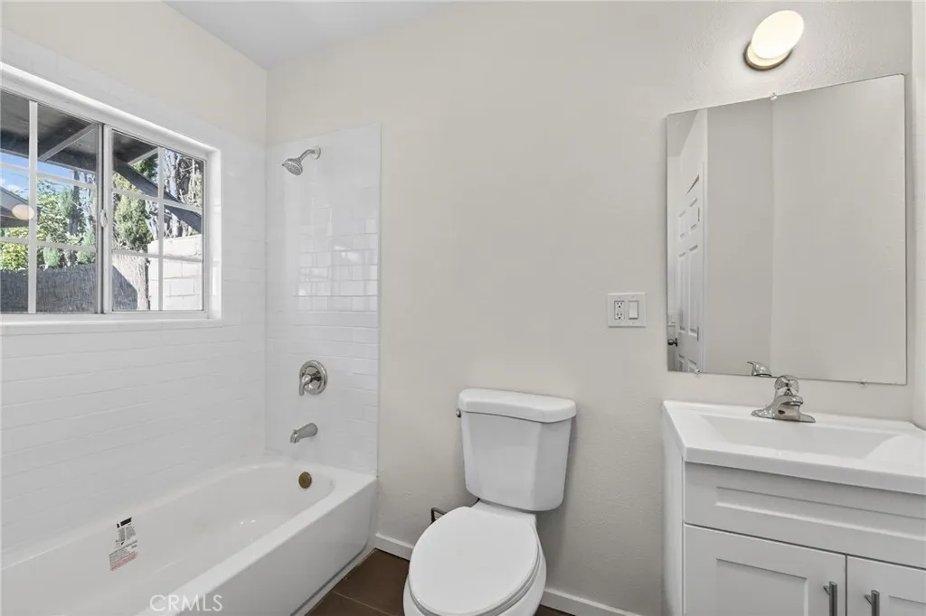 819 N Hicks, Los Angeles, California 90063 home-pic-25