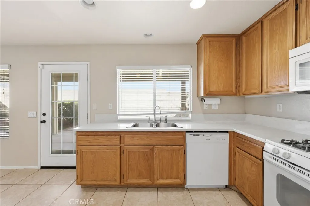 250 Settlers, Upland, California 91786 home-pic-9