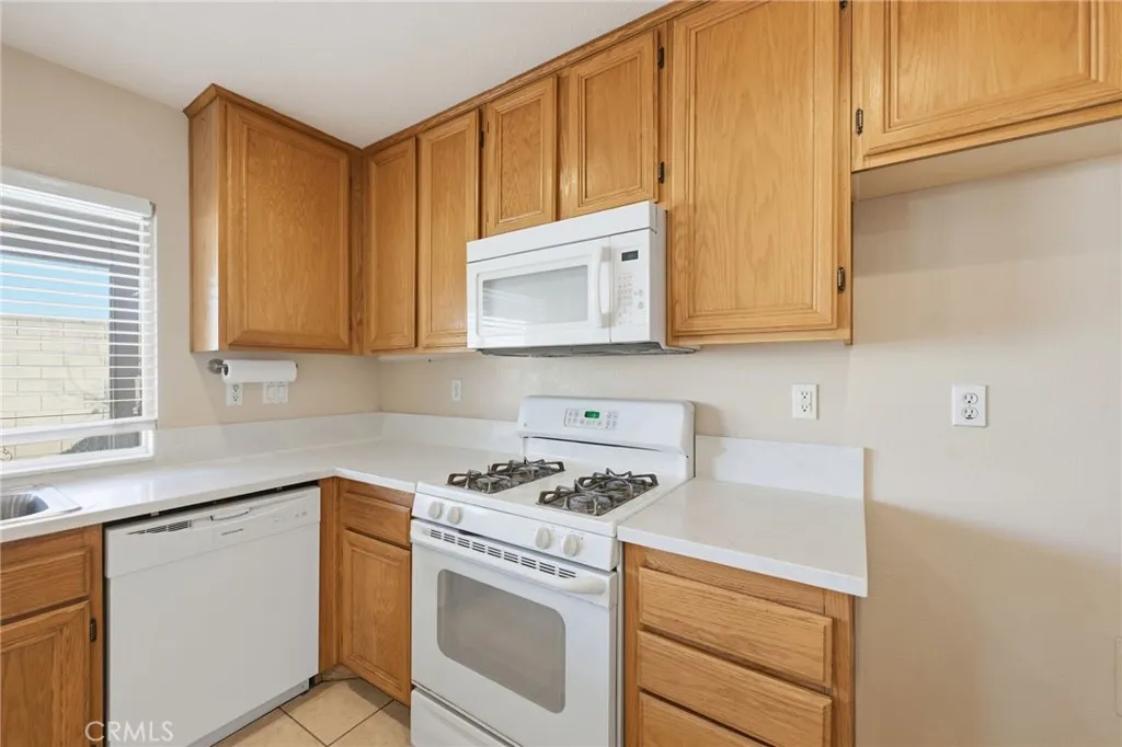 250 Settlers, Upland, California 91786 home-pic-10