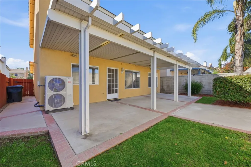 250 Settlers, Upland, California 91786 home-pic-24