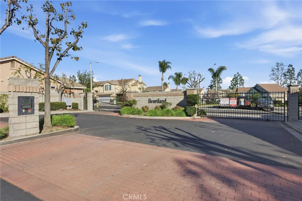 250 Settlers, Upland, California 91786 home-pic-36